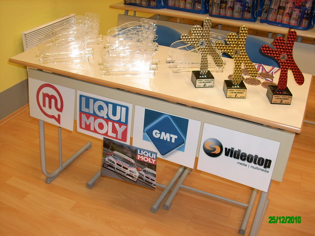 Pokali_7_božična_2010_03_resize.JPG