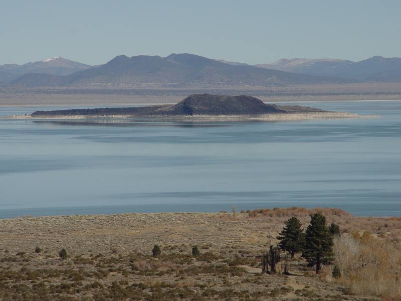 monolake2.jpg