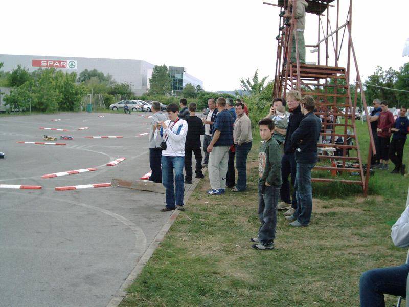 zbrani gledalci.jpg